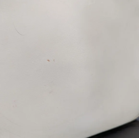 Salvatore Ferragamo Vintage Vara Ribbon Leather Camera Bag Ivory Crossbody - Picture 6 of 14